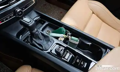 Volvo V60 2019 2.0 гидро в Москве № 1618753, миниатюра 9