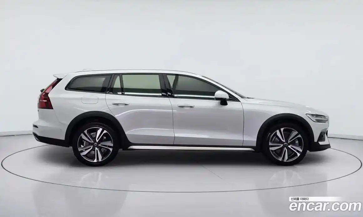 Volvo V60 2021 2.0 гидро в Москве № 1618850, фото 3