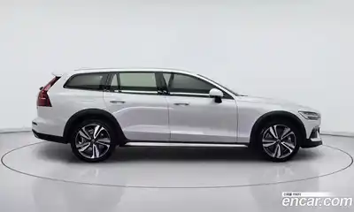Volvo V60 2021 2.0 гидро в Москве № 1618850, миниатюра 3