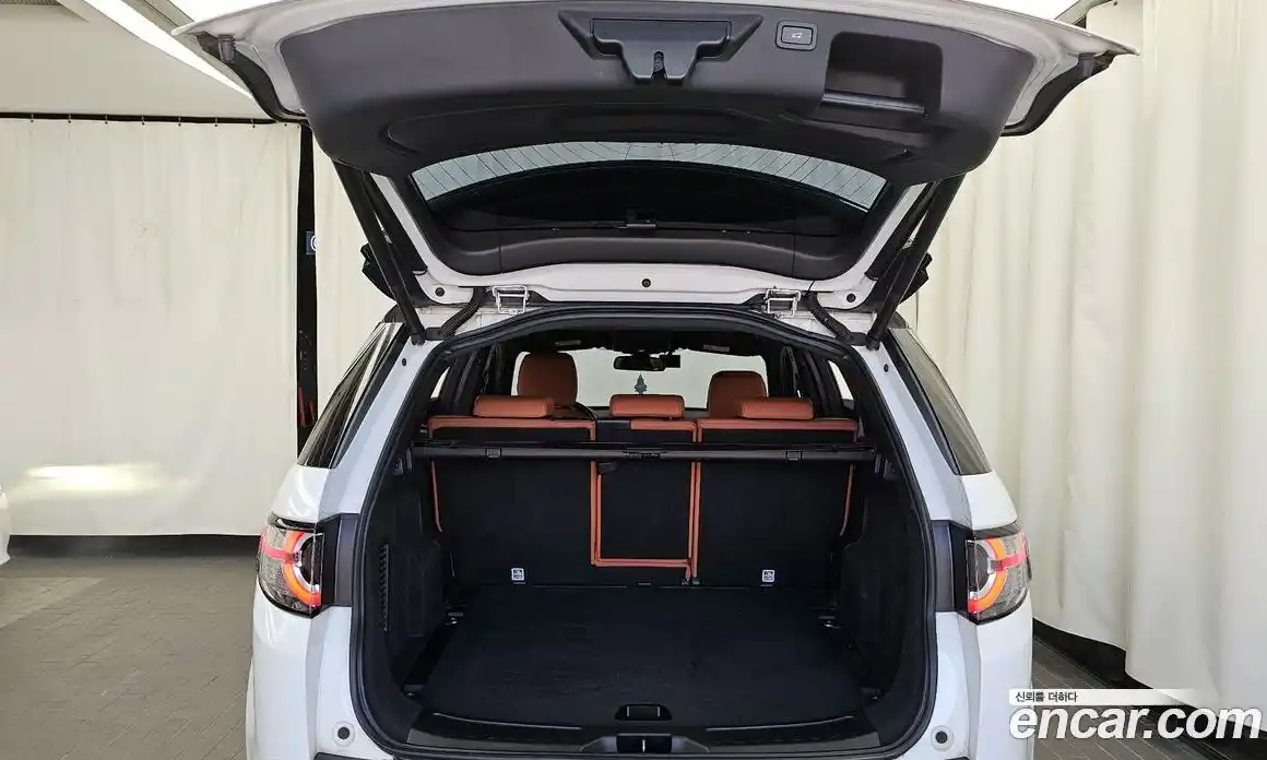 Land Rover Discovery Sport 2017 2.0 гидро в Москве № 1619598, фото 20