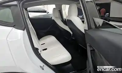 Tesla Model Y 2023 0.2 гидро в Москве № 1622529, миниатюра 12