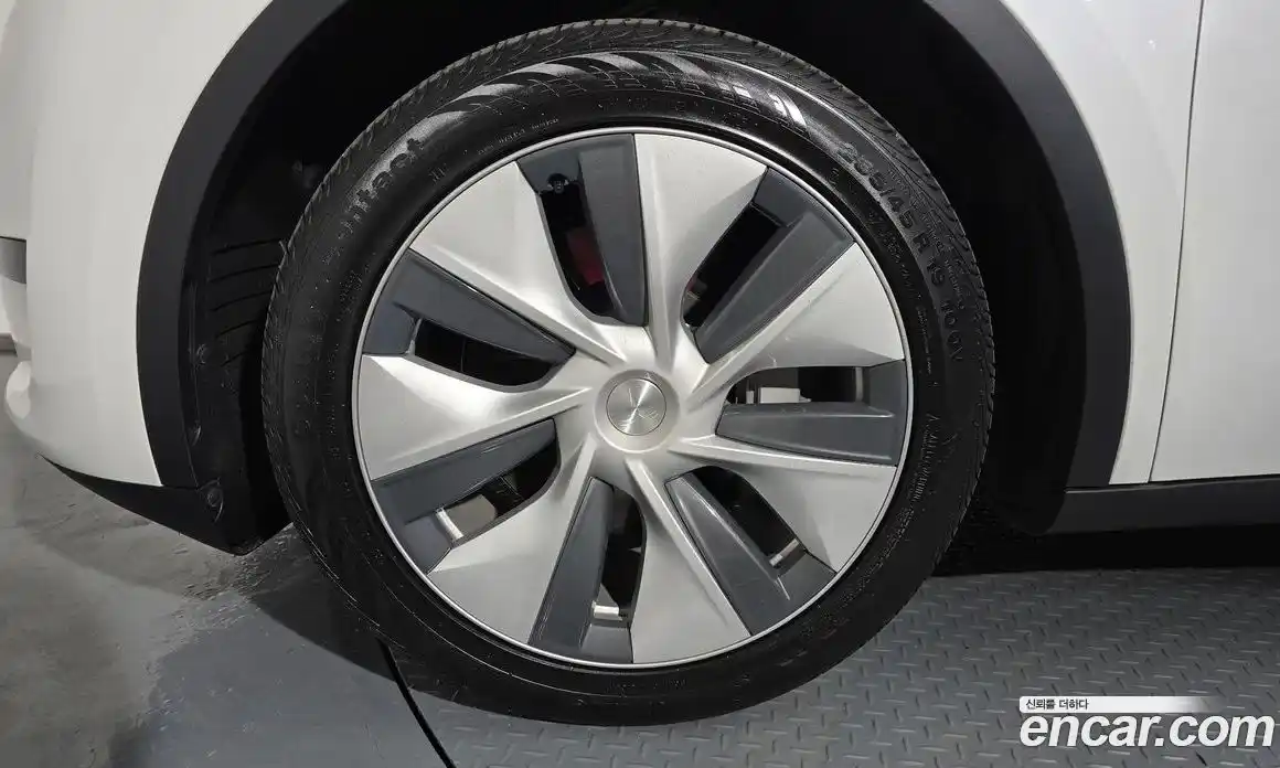 Tesla Model Y 2023 0.2 гидро в Москве № 1622566, фото 5