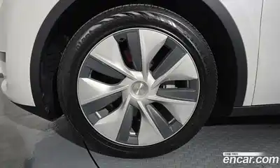 Tesla Model Y 2023 0.2 гидро в Москве № 1622566, миниатюра 5