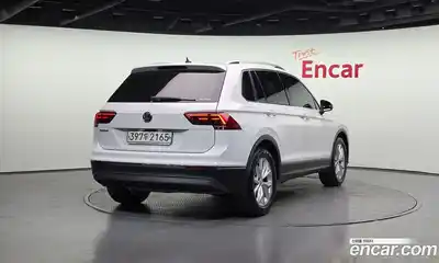 Volkswagen Tiguan 2019 2.0 гидро в Москве № 1623341, миниатюра 2
