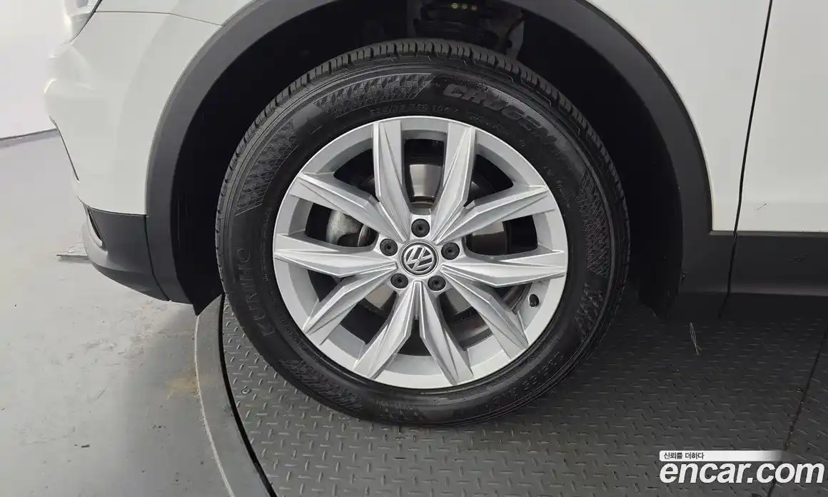 Volkswagen Tiguan 2019 2.0 гидро в Москве № 1623341, фото 5