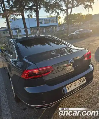 Volkswagen Passat 2021 2.0 гидро в Москве № 1623663, миниатюра 3