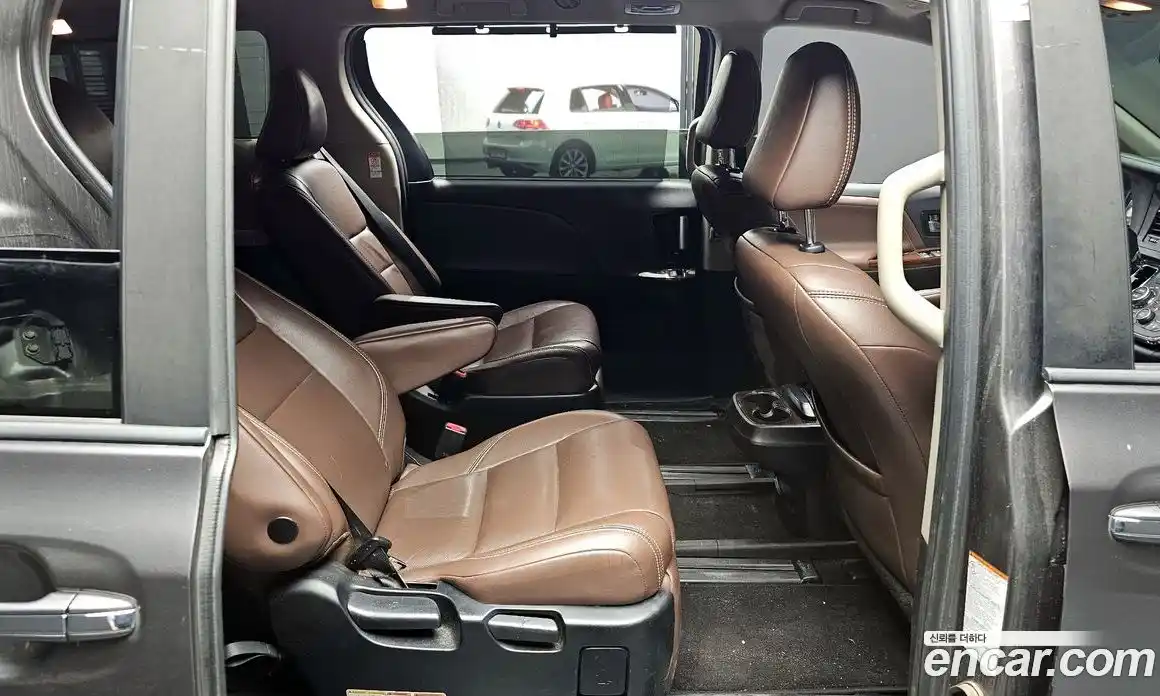 Toyota Sienna 2019 3.5 гидро в Москве № 1624446, фото 11