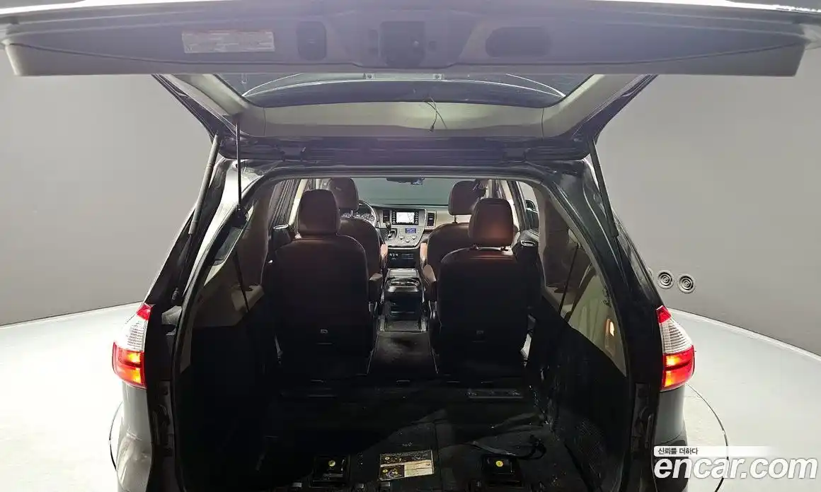 Toyota Sienna 2019 3.5 гидро в Москве № 1624446, фото 20