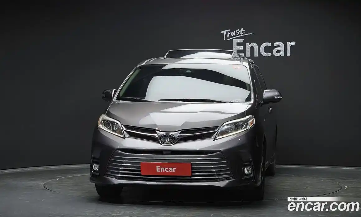 Toyota Sienna 2019 3.5 гидро в Москве № 1624446, фото 3