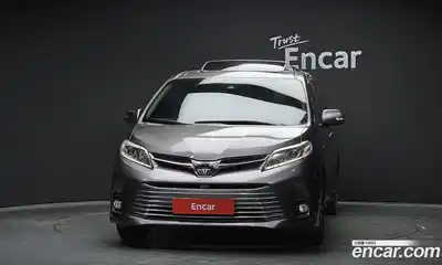 Toyota Sienna 2019 3.5 гидро в Москве № 1624446, миниатюра 3