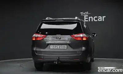 Toyota Sienna 2019 3.5 гидро в Москве № 1624446, миниатюра 4