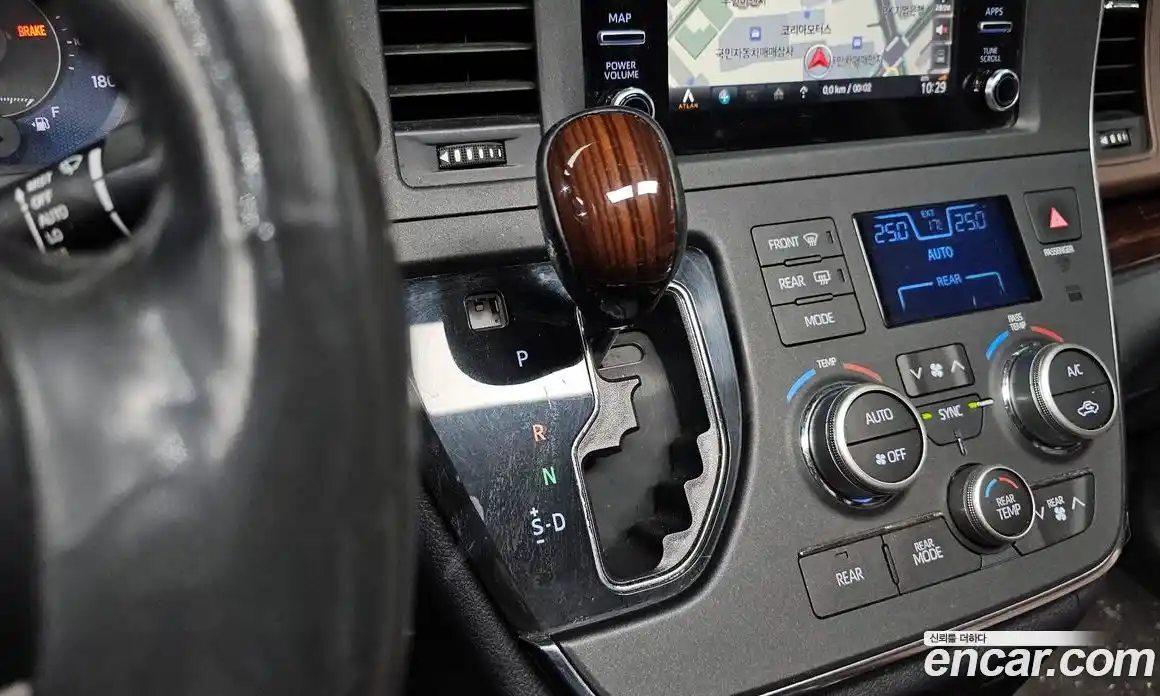 Toyota Sienna 2019 3.5 гидро в Москве № 1624446, фото 9
