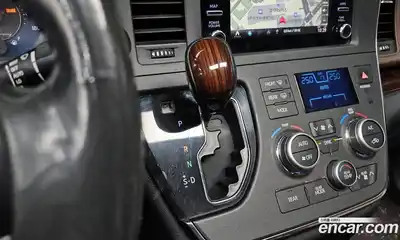 Toyota Sienna 2019 3.5 гидро в Москве № 1624446, миниатюра 9
