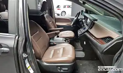 Toyota Sienna 2019 3.5 гидро в Москве № 1624446, миниатюра 10