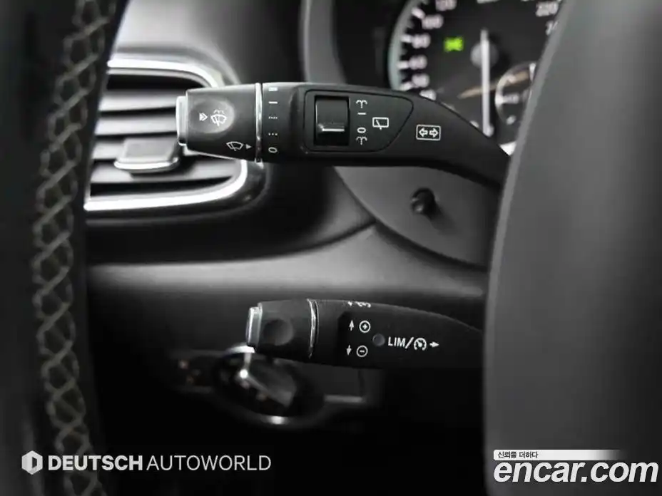 Infiniti Q30 2017 2.0 гидро в Москве № 1625777, фото 16