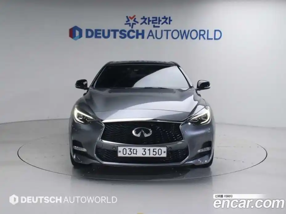 Infiniti Q30 2017 2.0 гидро в Москве № 1625777, фото 3