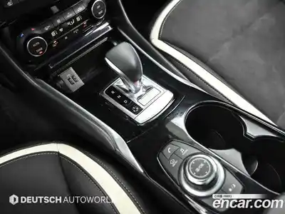 Infiniti Q30 2017 2.0 гидро в Москве № 1625777, миниатюра 9