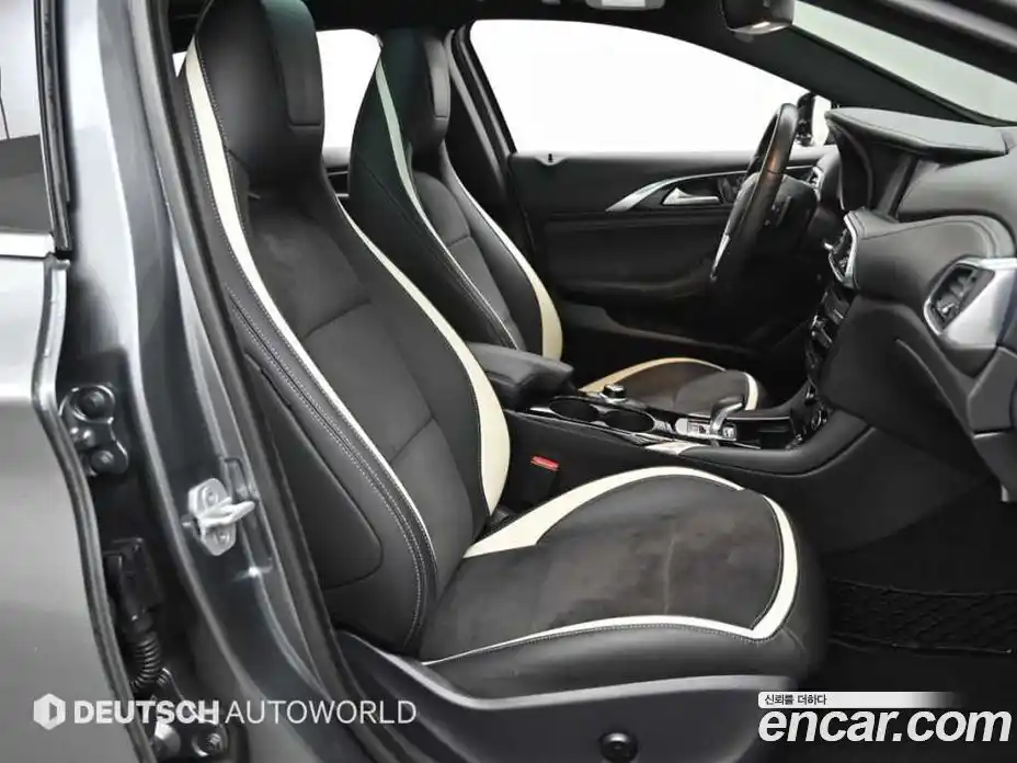 Infiniti Q30 2017 2.0 гидро в Москве № 1625777, фото 10