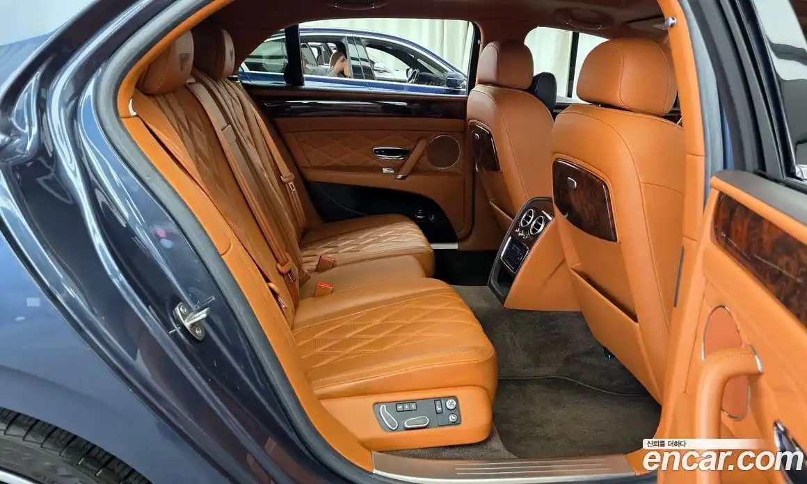 Bentley Flying Spur 2015 6.0 гидро в Москве № 1625973, фото 12