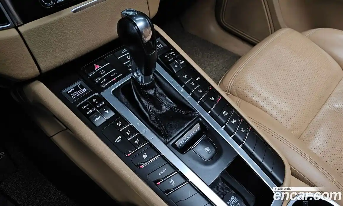 Porsche Macan 2017 2.0 гидро в Москве № 165634, фото 9