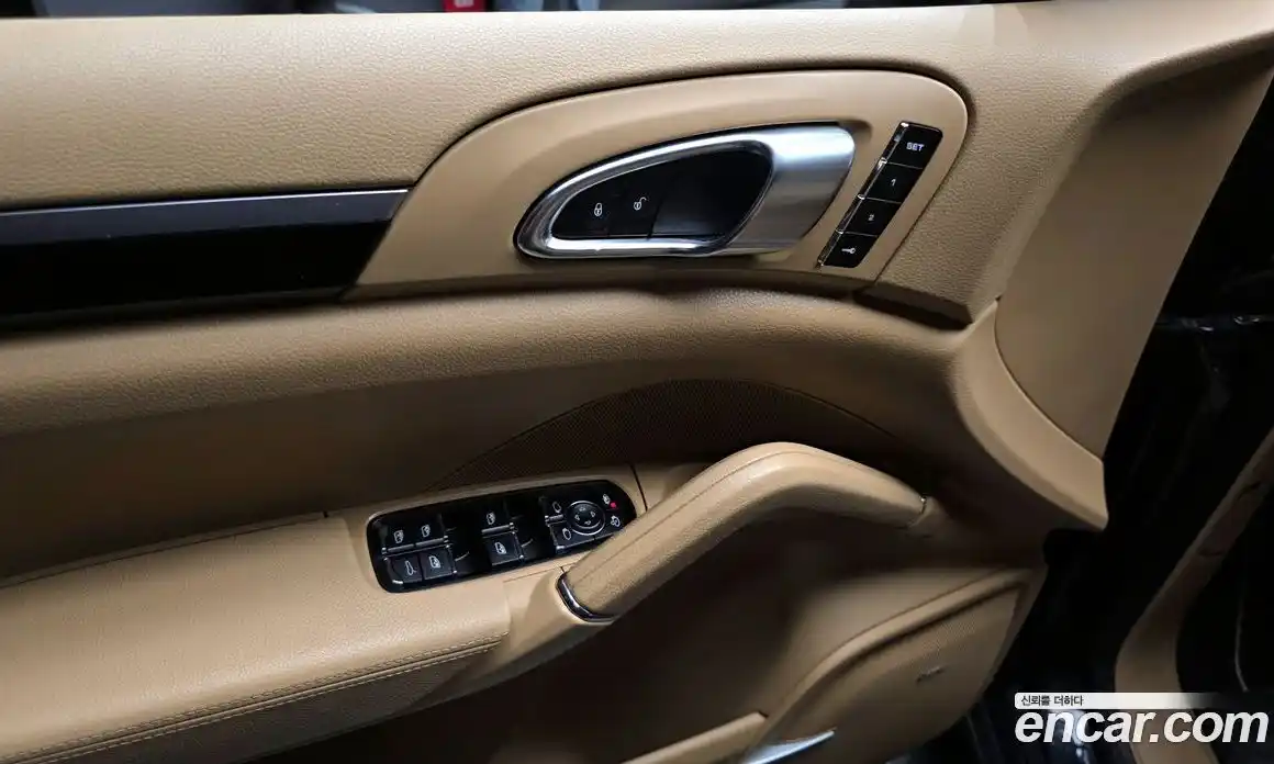 Porsche Cayenne 2015 4.1 гидро в Москве № 165657, фото 14