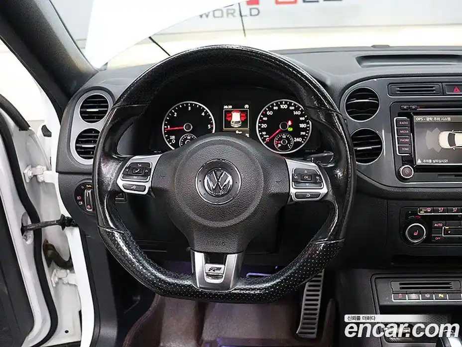 Volkswagen Tiguan 2015 2.0 гидро в Москве № 169220, фото 15