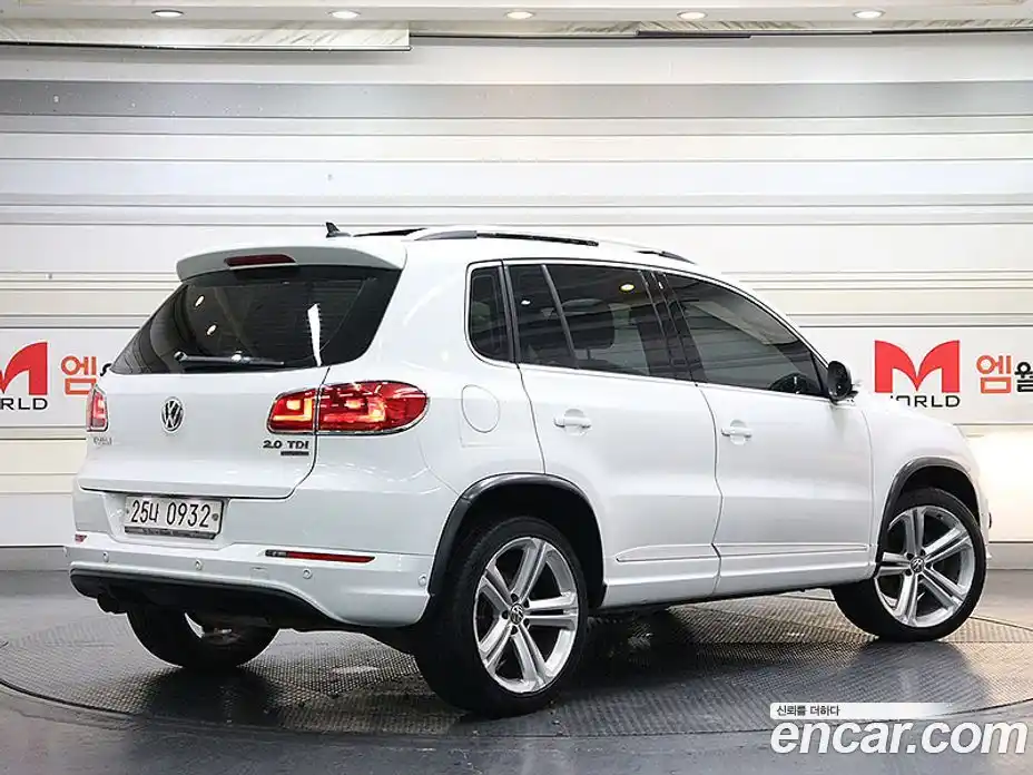 Volkswagen Tiguan 2015 2.0 гидро в Москве № 169220, фото 3