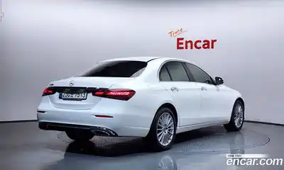 Mercedes-Benz E-Class 2022 2.0 гидро, миниатюра 2
