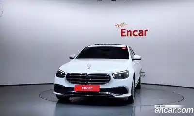 Mercedes-Benz E-Class 2022 2.0 гидро, миниатюра 3