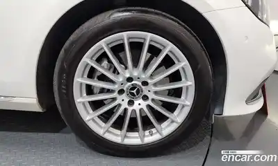 Mercedes-Benz E-Class 2022 2.0 гидро, миниатюра 5