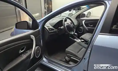 Renault SM3 2009 1.6 гидро в Москве № 224053, миниатюра 10