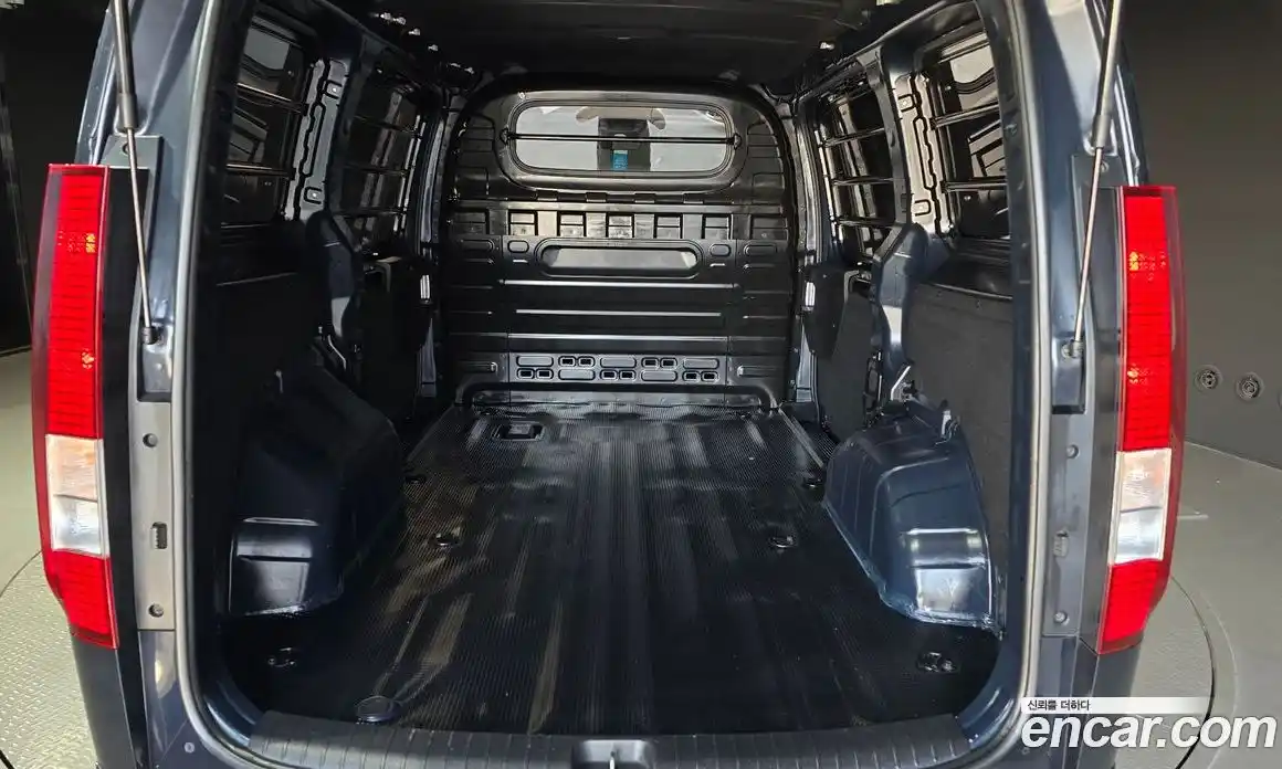 Hyundai Staria 2023 2.2 гидро в Москве № 1610442, фото 20