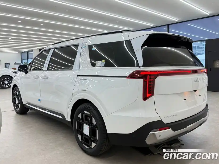 Kia Canival 2026 1.6 гидро в Москве № 1610869, фото 4