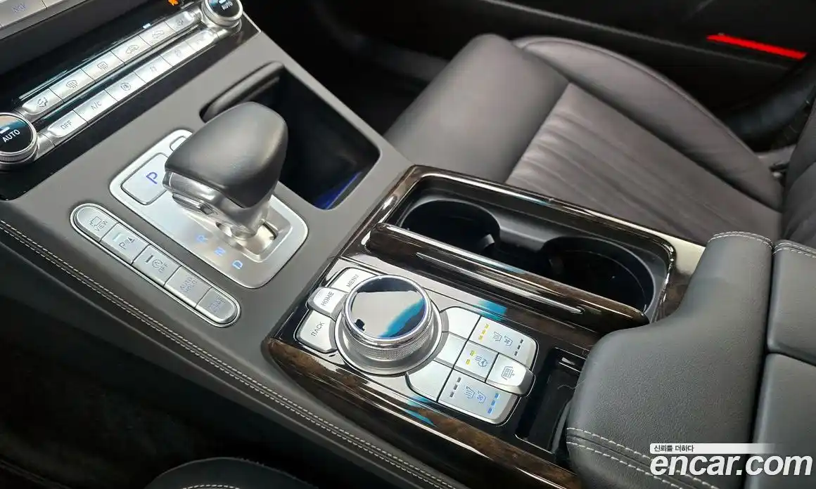 Genesis G90 2019 3.8 гидро в Москве № 1612253, фото 9