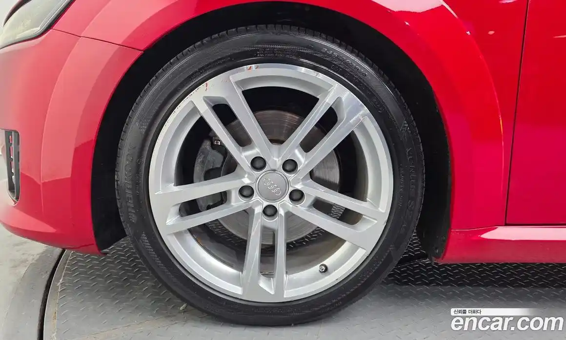 Audi TT 2015 2.0 гидро в Москве № 1617926, фото 5
