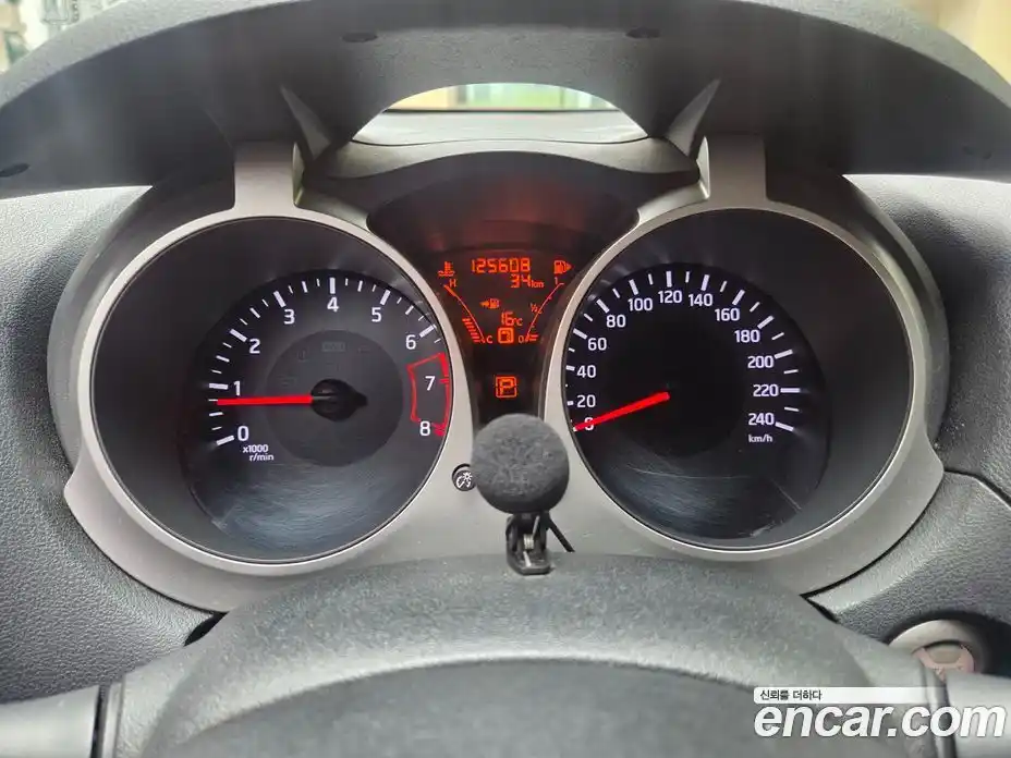 Nissan Juke 2016 1.6 гидро в Москве № 1618371, фото 12