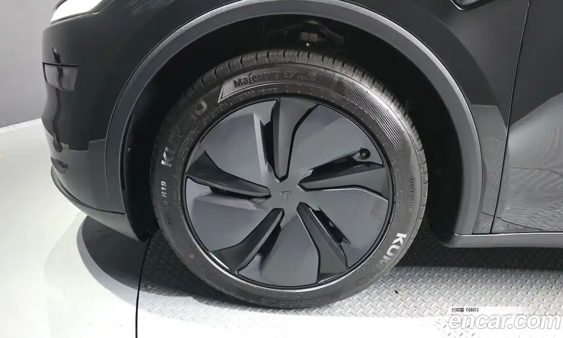 Tesla Model Y 2025 0.2 гидро в Москве № 1622373, фото 5