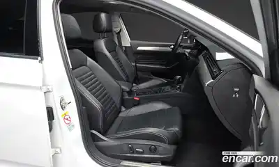 Volkswagen Passat 2022 2.0 гидро в Москве № 1623300, миниатюра 11