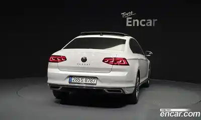 Volkswagen Passat 2022 2.0 гидро в Москве № 1623300, миниатюра 4