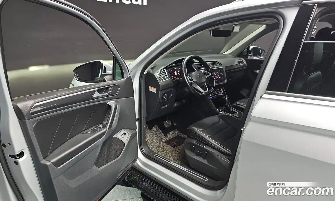 Volkswagen Tiguan 2022 2.0 гидро в Москве № 1623464, фото 10