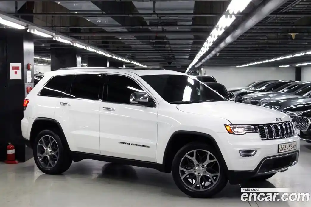 Jeep Cherokee 2019 3.6 гидро в Москве № 1624255, фото 18