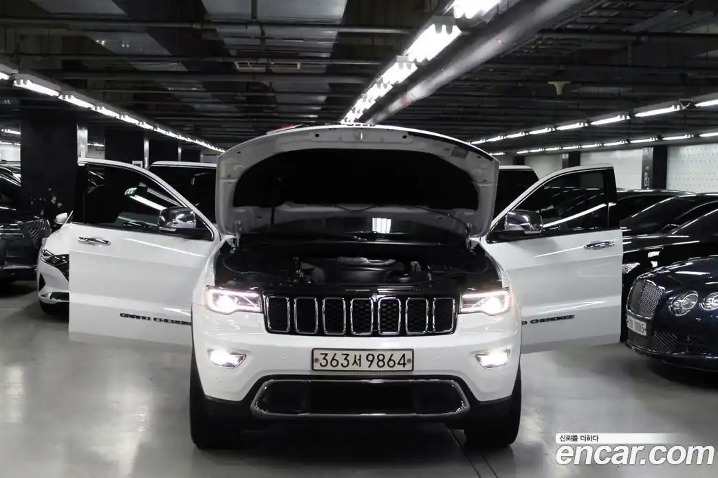 Jeep Cherokee 2019 3.6 гидро в Москве № 1624255, фото 19