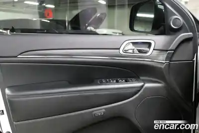 Jeep Cherokee 2019 3.6 гидро в Москве № 1624255, миниатюра 7