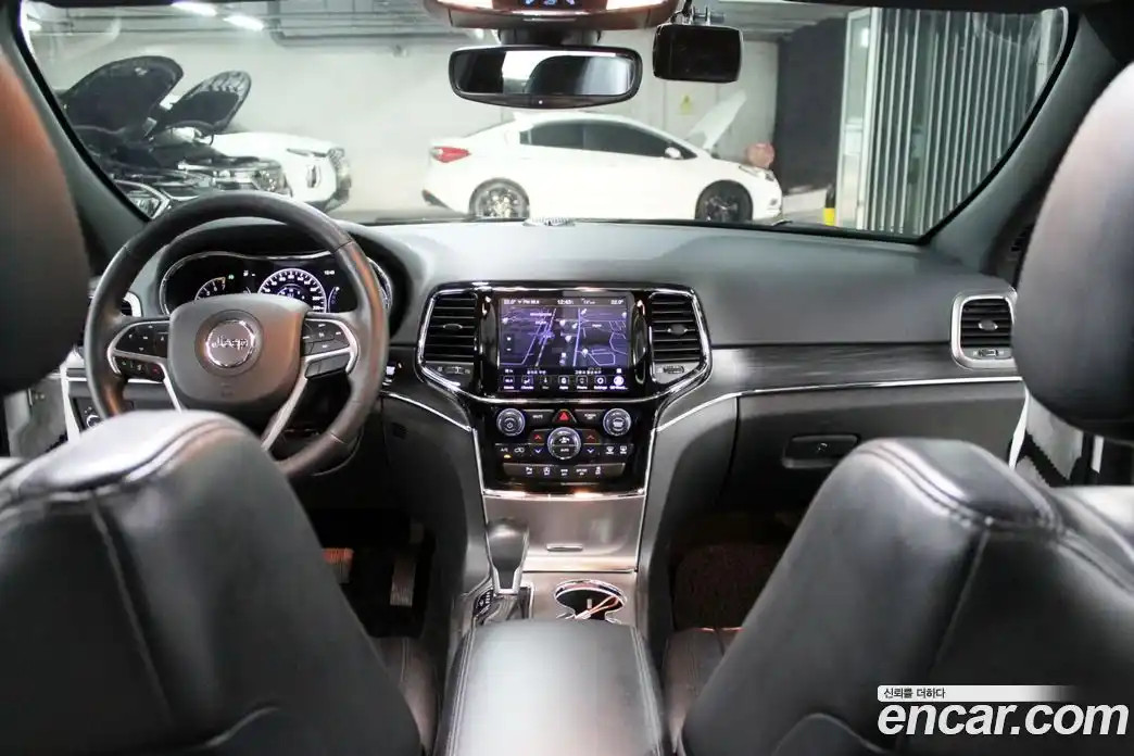 Jeep Cherokee 2019 3.6 гидро в Москве № 1624255, фото 9