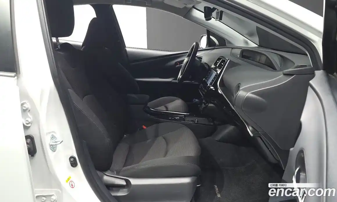 Toyota Prius 2021 1.8 гидро в Москве № 1624362, фото 10
