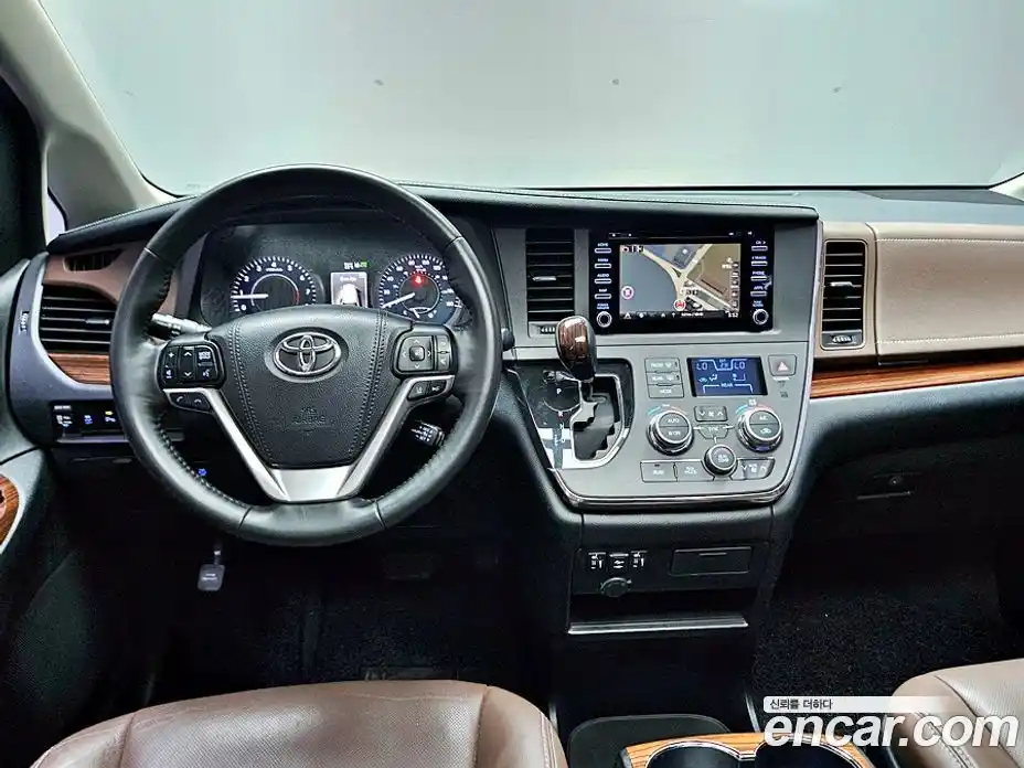 Toyota Sienna 2018 3.5 гидро в Москве № 1624387, фото 12