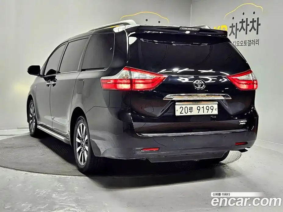 Toyota Sienna 2018 3.5 гидро в Москве № 1624387, фото 13