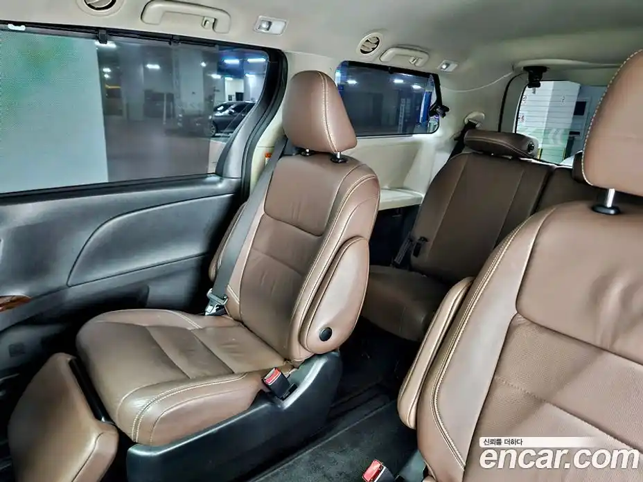 Toyota Sienna 2018 3.5 гидро в Москве № 1624387, фото 14