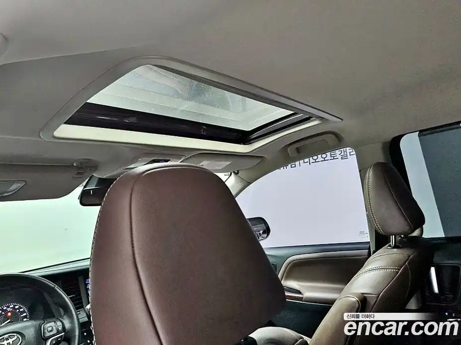 Toyota Sienna 2018 3.5 гидро в Москве № 1624387, фото 15