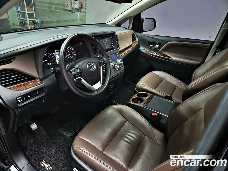 Toyota Sienna 2018 3.5 гидро в Москве № 1624387, фото 19